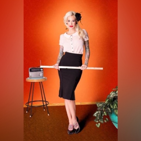Bettie Page Tatyana Catwalk pencil skirt in black w/ kick pleats, size XL. - Picture 1 of 6